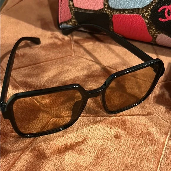 Customize Colorful Tote with Fashion Sunglasses & #5 Earring set - Picture 2 of 7